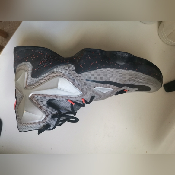 shoes - Picture 2 of 2